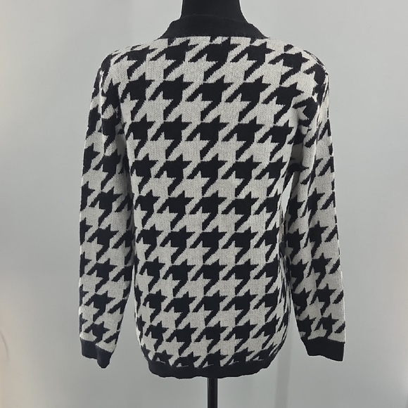 Steve Madden Black and White Houndstooth Cardigan - Picture 13 of 16